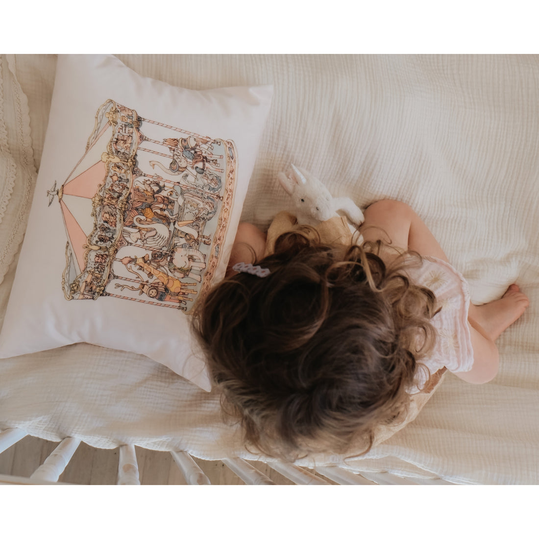 atelier-choux-velour-cushion-carousel- (3)