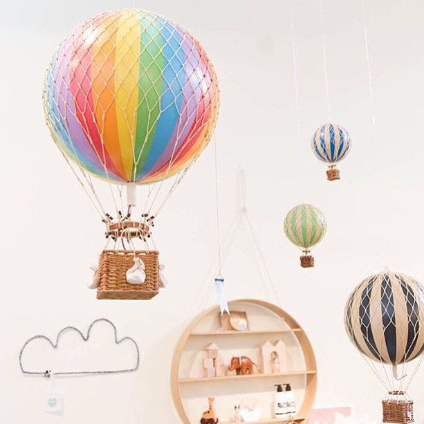 authentic-models-floating-the-skies-mint-hot-air-balloon-hanging-decor-13cm-aumd-ap160m- (10)