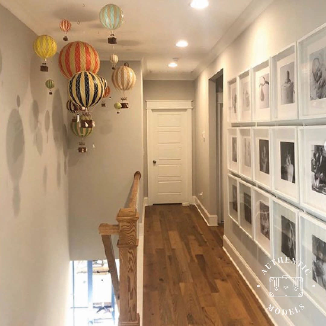 authentic-models-floating-the-skies-red-double-hot-air-balloon-hanging-decor-13cm-aumd-ap160dr- (15)