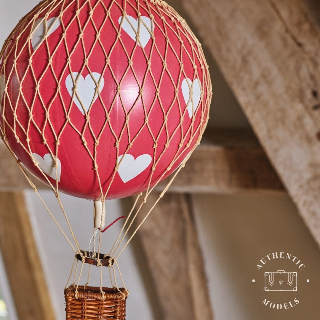 authentic-models-royal-aero-red-hearts-hot-air-balloon-hanging-decor-56cm-aumd-ap163rh- (7)