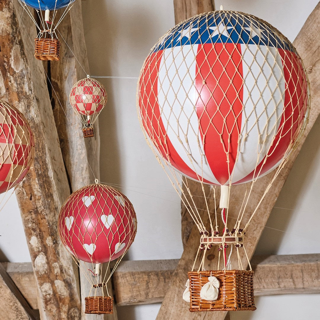 authentic-models-royal-aero-red-hearts-hot-air-balloon-hanging-decor-56cm-aumd-ap163rh- (8)