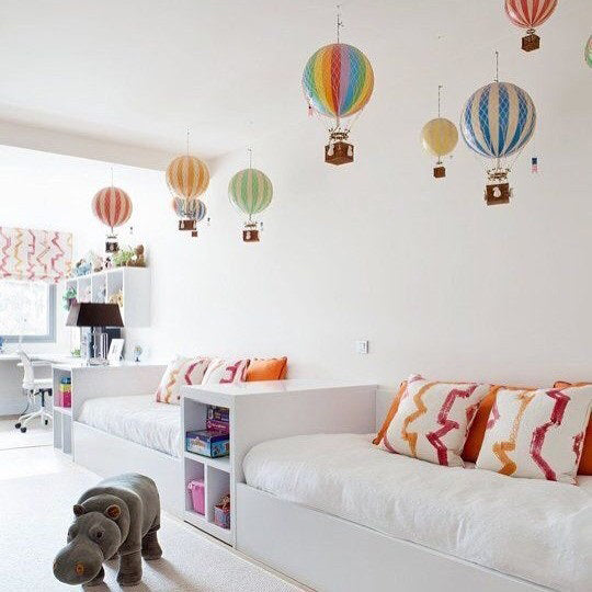 authentic-models-travels-light-red-double-hot-air-balloon-hanging-decor-30cm-aumd-ap161dr- (6)