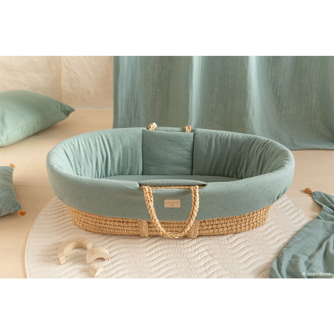 nobodinoz Padded Baby Moses Cover Toffee Sweet Dots / Eden Green