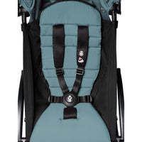 babyzen-yoyo²-bassinet-6+-baby-stroller-complete-set-white-frame-with-aqua-bassinet-&-6+-color-pack- (9)
