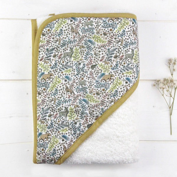 barnabe-aime-le-café-bath-towel-fabio-barn-cabain-fabio- (1)