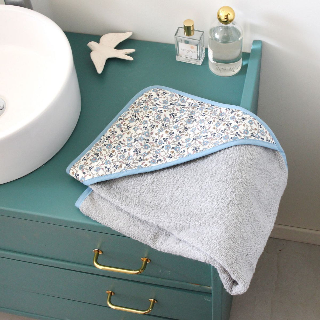 Barnabé aime le café Bath Towel Prune