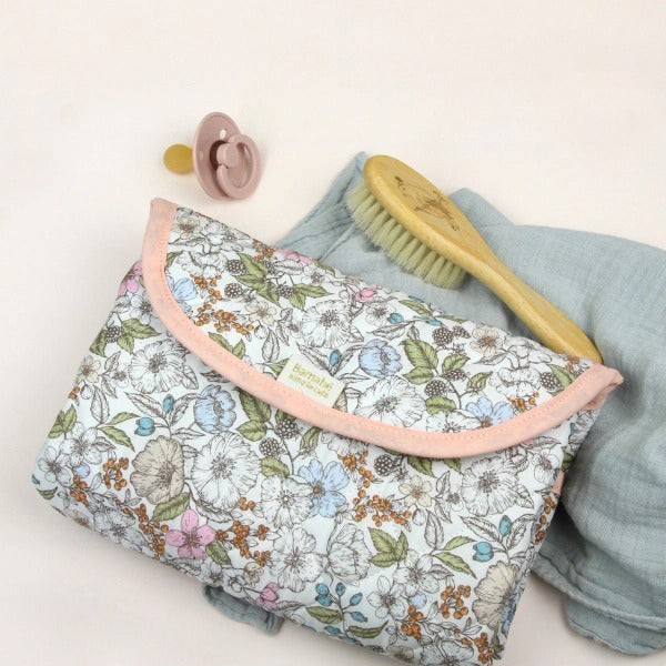 barnabe-aime-le-café-changing-pad-ines-barn-mat-ines- (2)