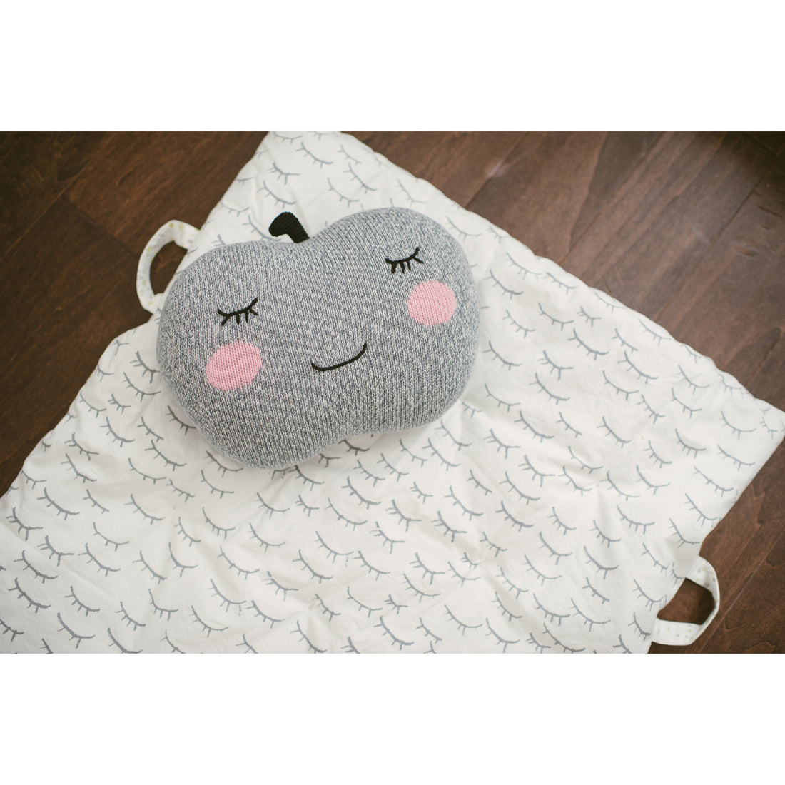 blabla-kids-pillow-apple-grey- (2)