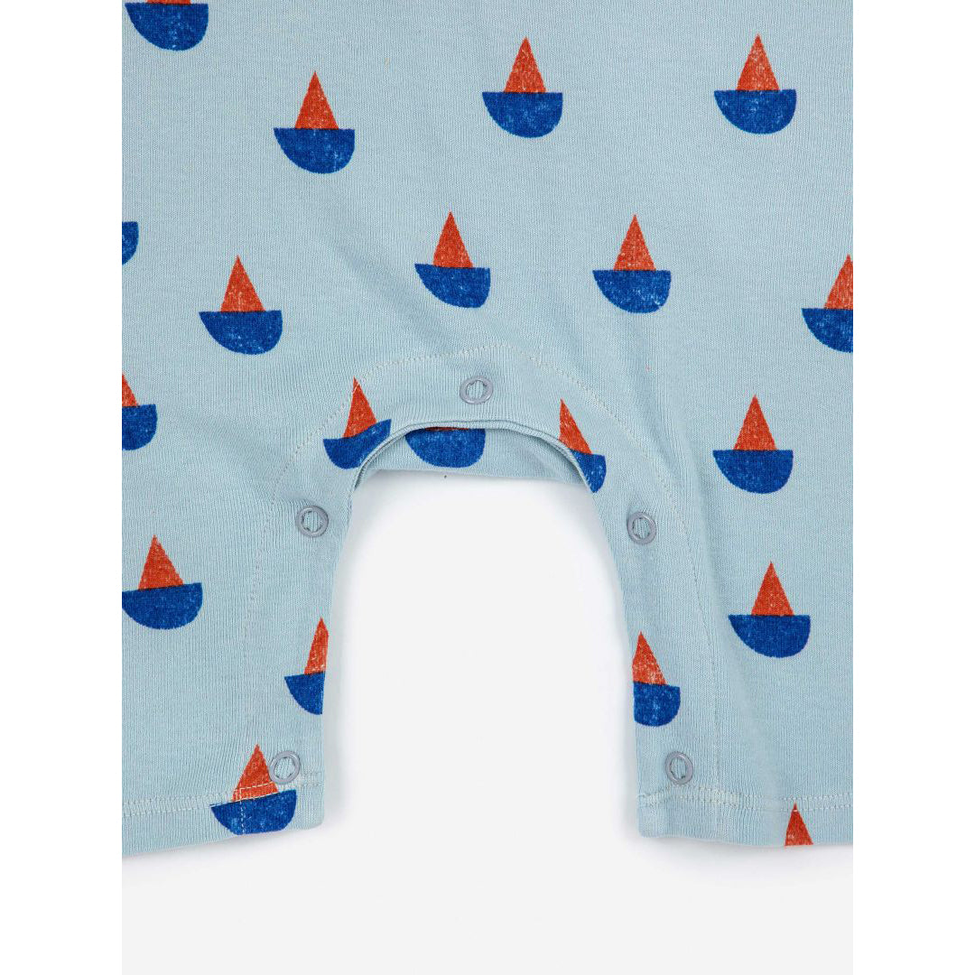 bobo-choses-sail-boat-all-over-playsuit-bobo-s23123ab049-6m-
