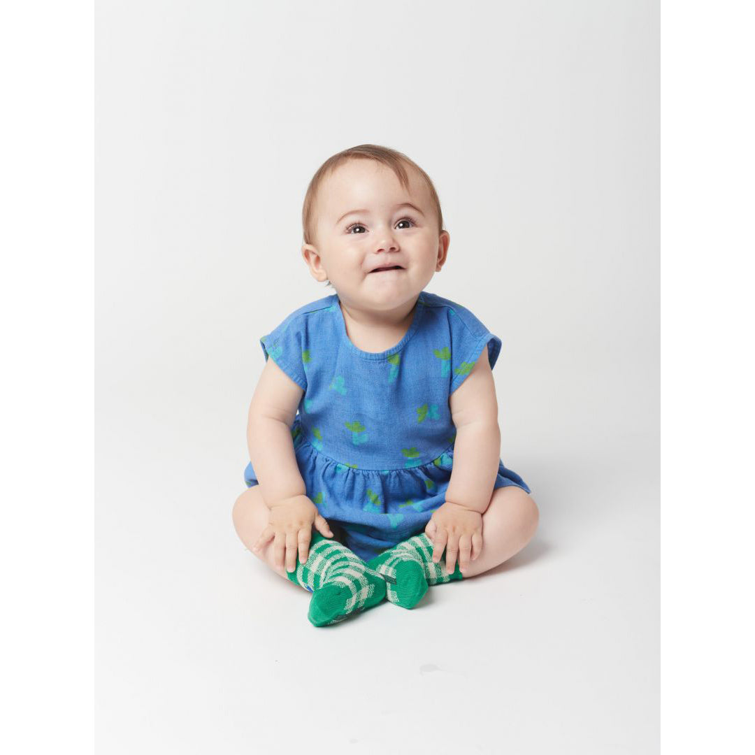 bobo-choses-sea-flower-all-over-woven-ruffle-bobo-s23123ab080-6m- (5)