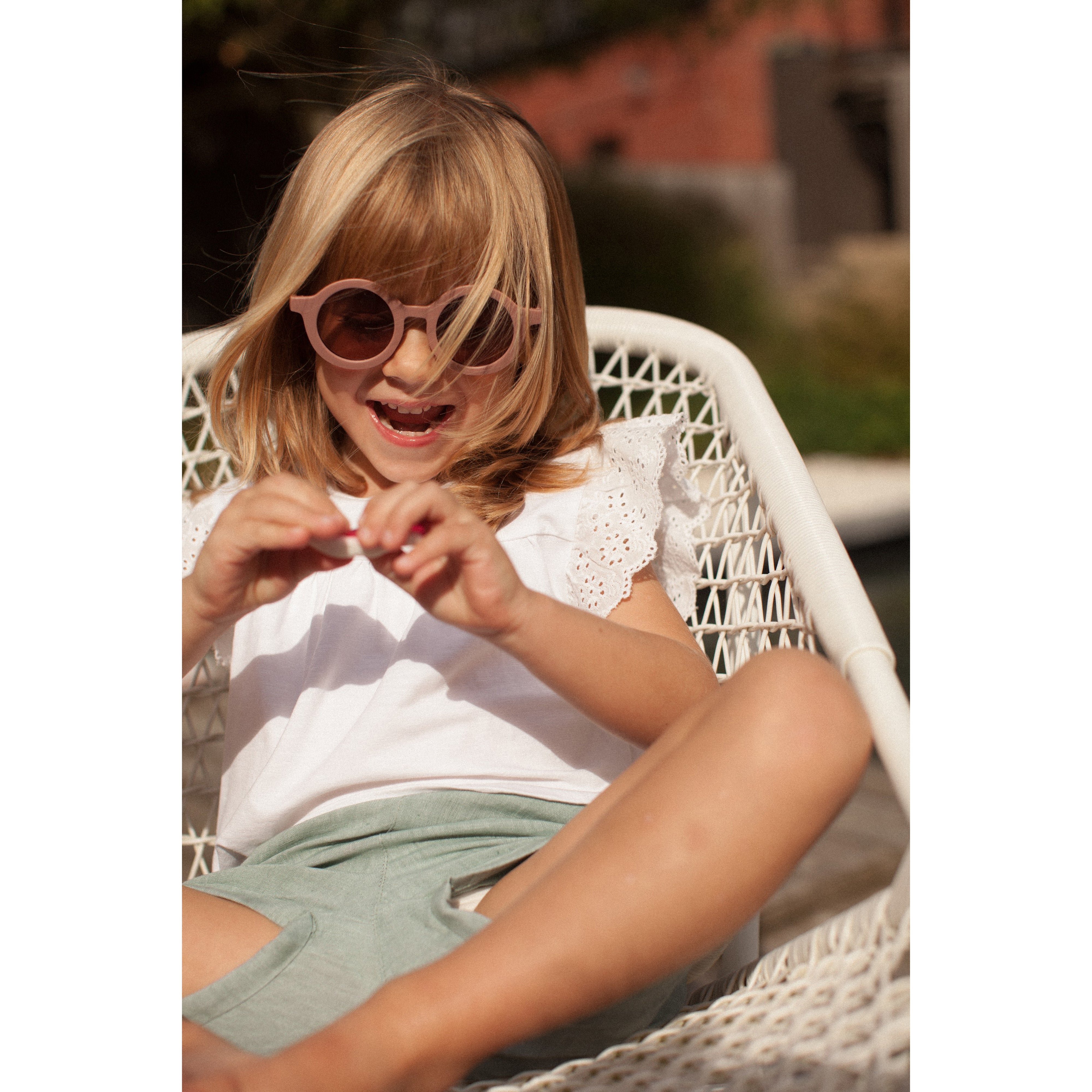 bonheur-du-jour-paris-baby-girl-tee-shirt-white-bdj-s22bali-wh-10y- (20)