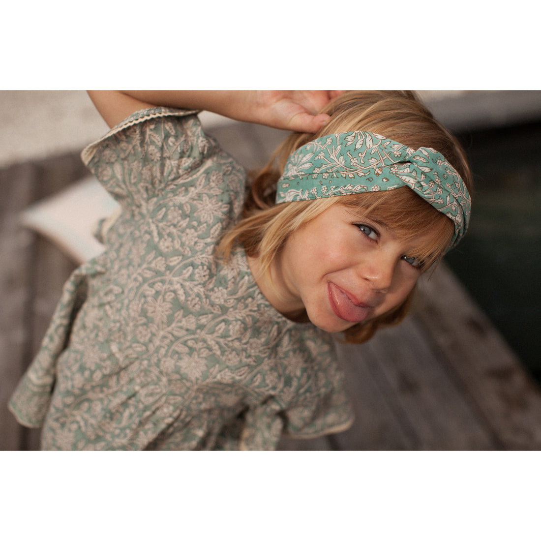 bonheur-du-jour-paris-girl-hairband-neela-blue-green-unique-bdj-s22neela-nu-unique- (2)