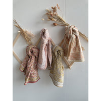 bonheur-du-jour-paris-girl-scarf-raspberry-unique-bdj-adult-absynthe-ra-unique- (21)