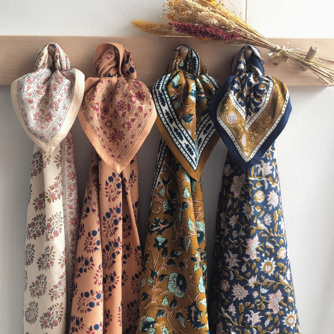 bonheur-du-jour-paris-girl-scarf-rosee-unique-bdj-adult-primrose-ro-unique- (9)