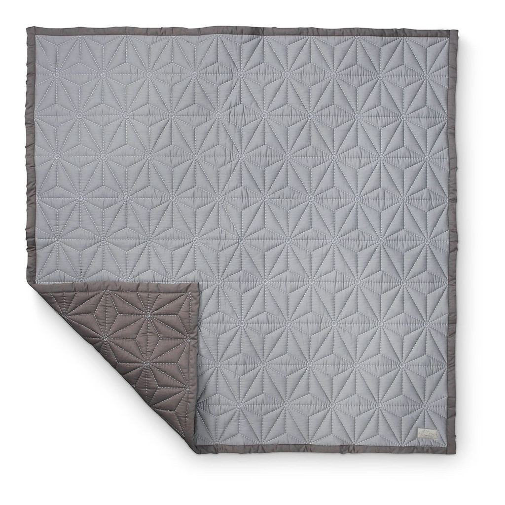 cam-cam-copenhagen-baby-quilt-signature-grey- (2)
