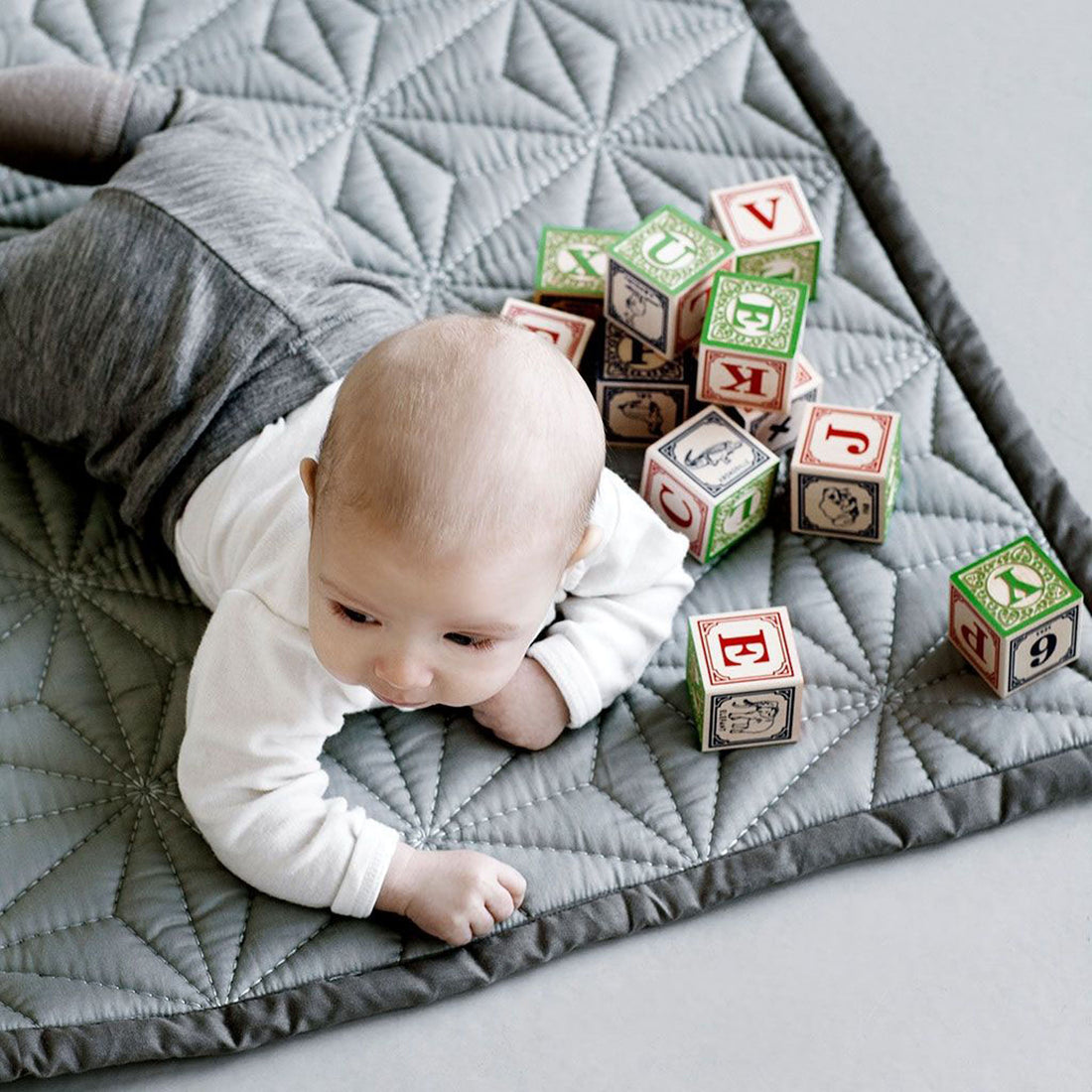 cam-cam-copenhagen-baby-quilt-signature-mint- (8)
