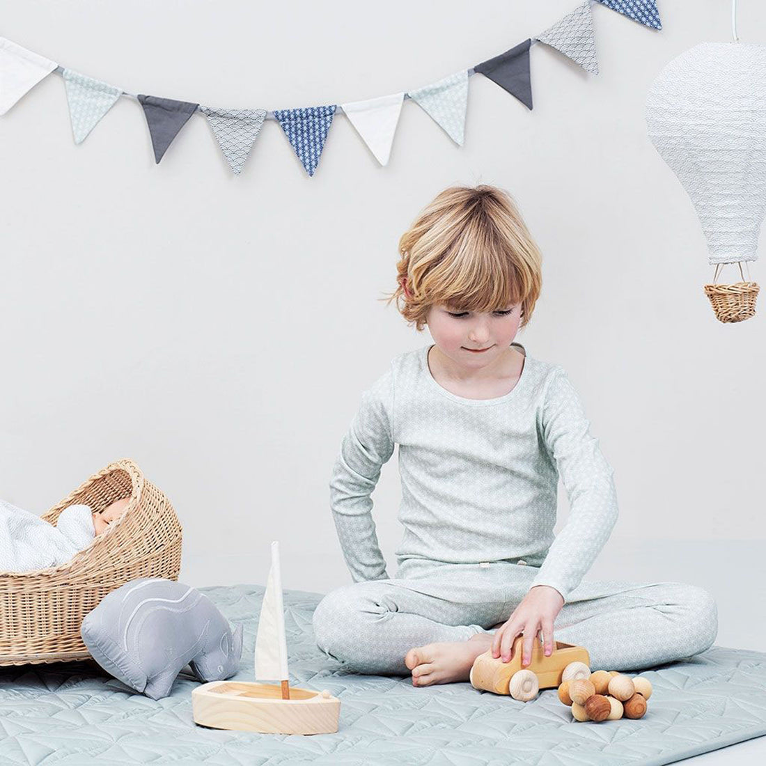 cam-cam-copenhagen-baby-quilt-signature-mint- (6)