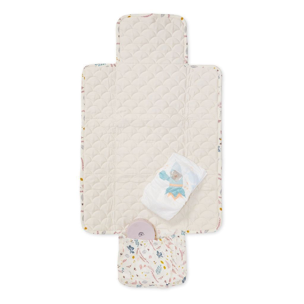 cam-cam-copenhagen-changing-mat-quilted-press-leaves-rose- (2)