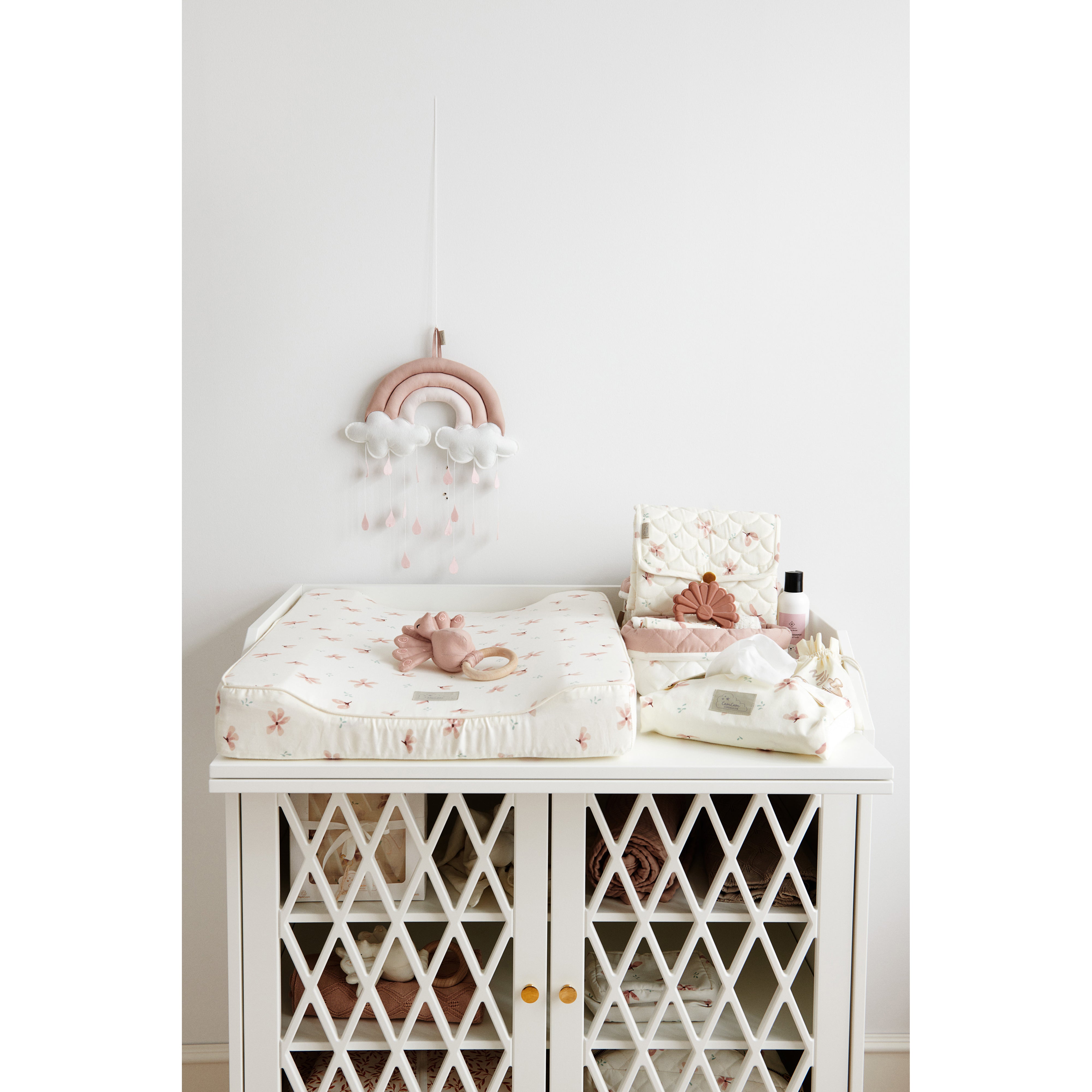 cam-cam-copenhagen-changing-mat-quilted-windflower-creme- (4)