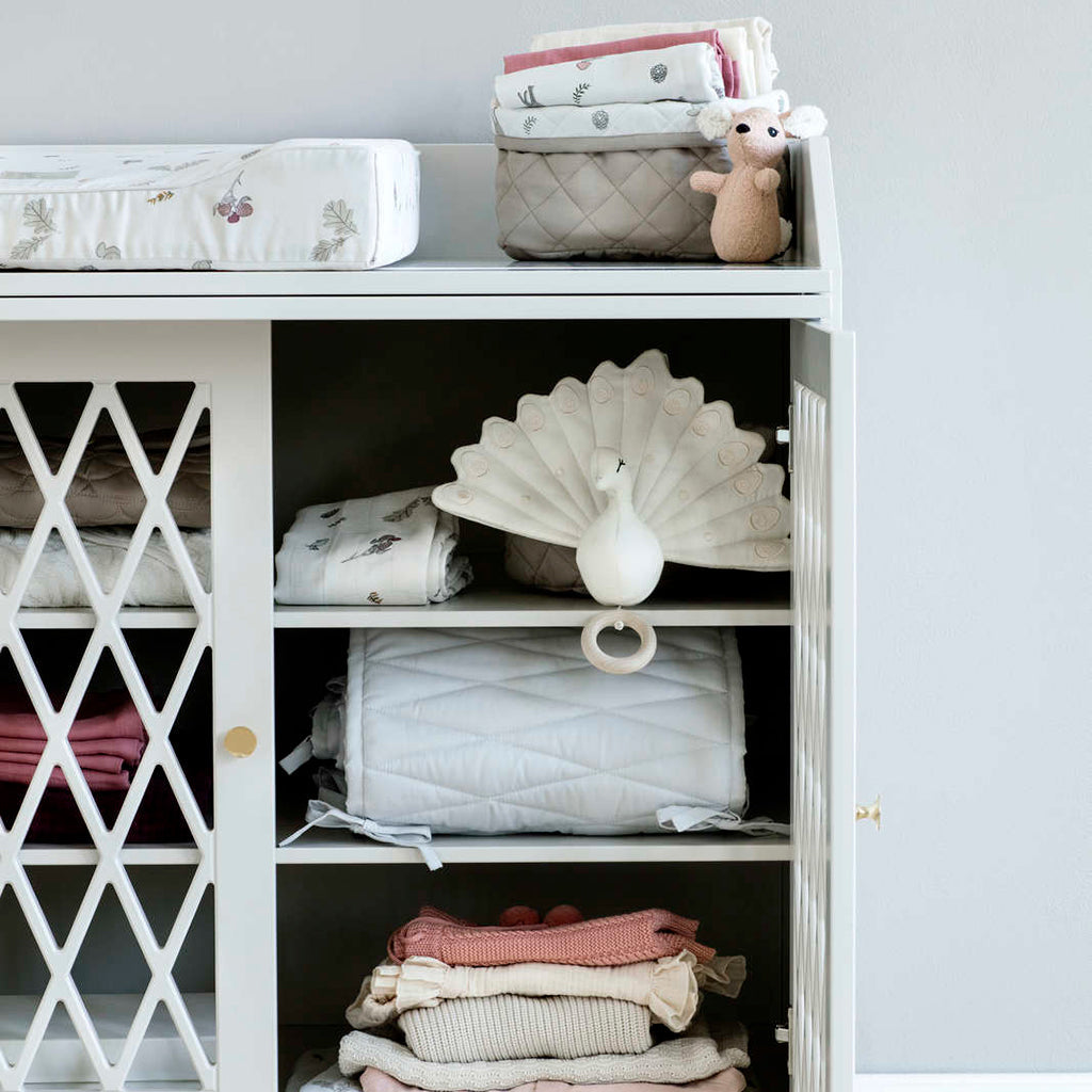 cam-cam-copenhagen-cot-bumper-with-harlequin-embroidery-ocs-classic-grey-cam-703-40- (3)