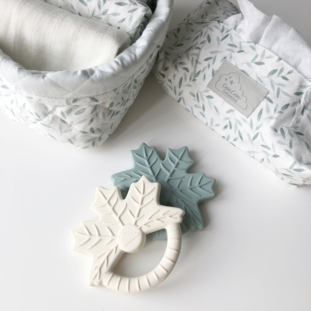 cam-cam-copenhagen-leaf-teether-petroleum- (5)
