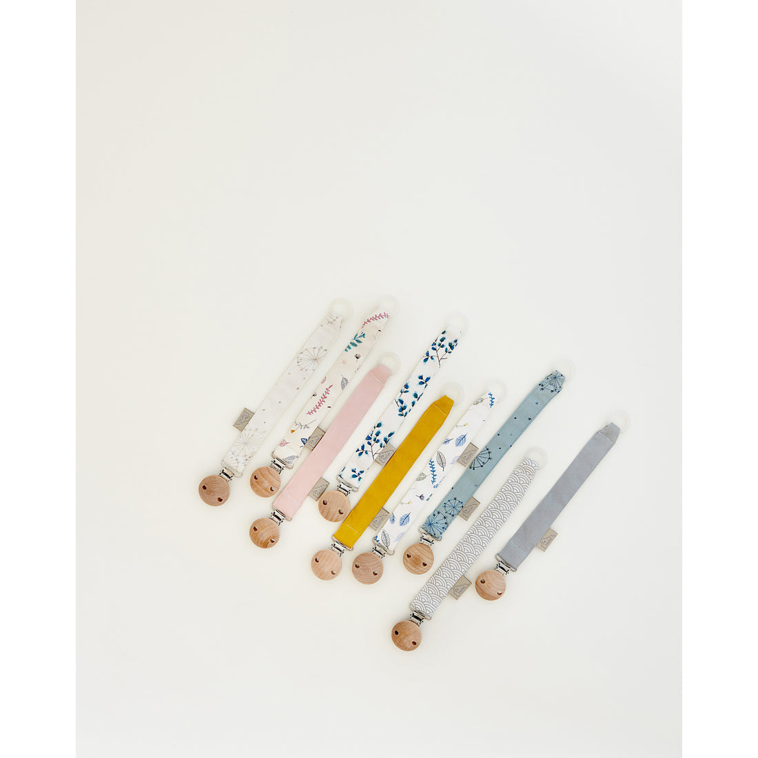 cam-cam-copenhagen-pacifier-holder-dandelion-natural- (2)