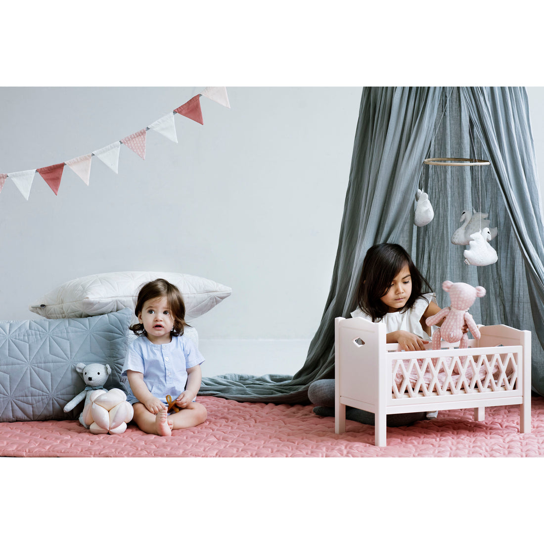 cam-cam-copenhagen-quilted-cushion-rectangular-grey- (6)
