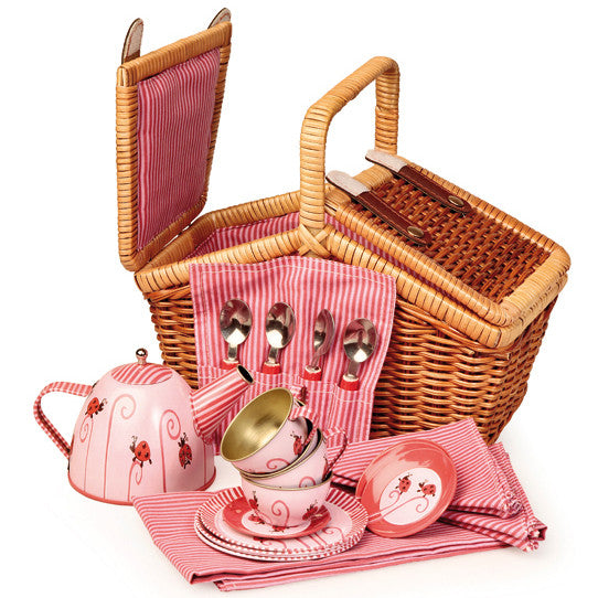 egmont-tin-tea-set-ladybug-in-a-basket-01