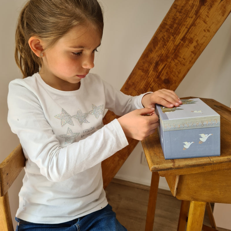 egmont-toys-musical-jewelry-box-countryside- (2)