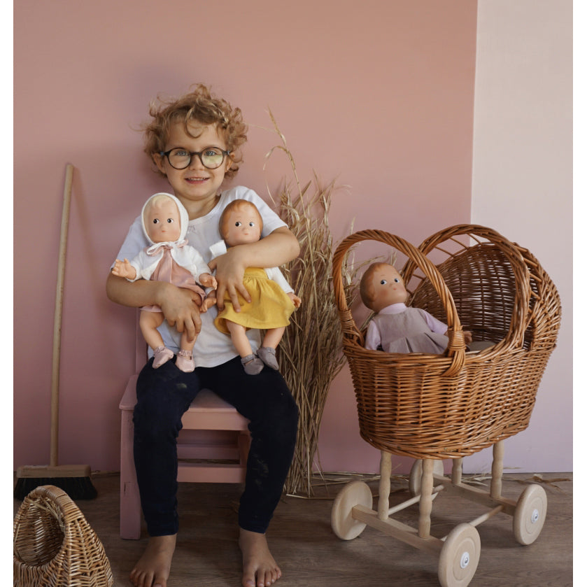 egmont-toys-wicker-pram-with-knitted-blanket- (2)