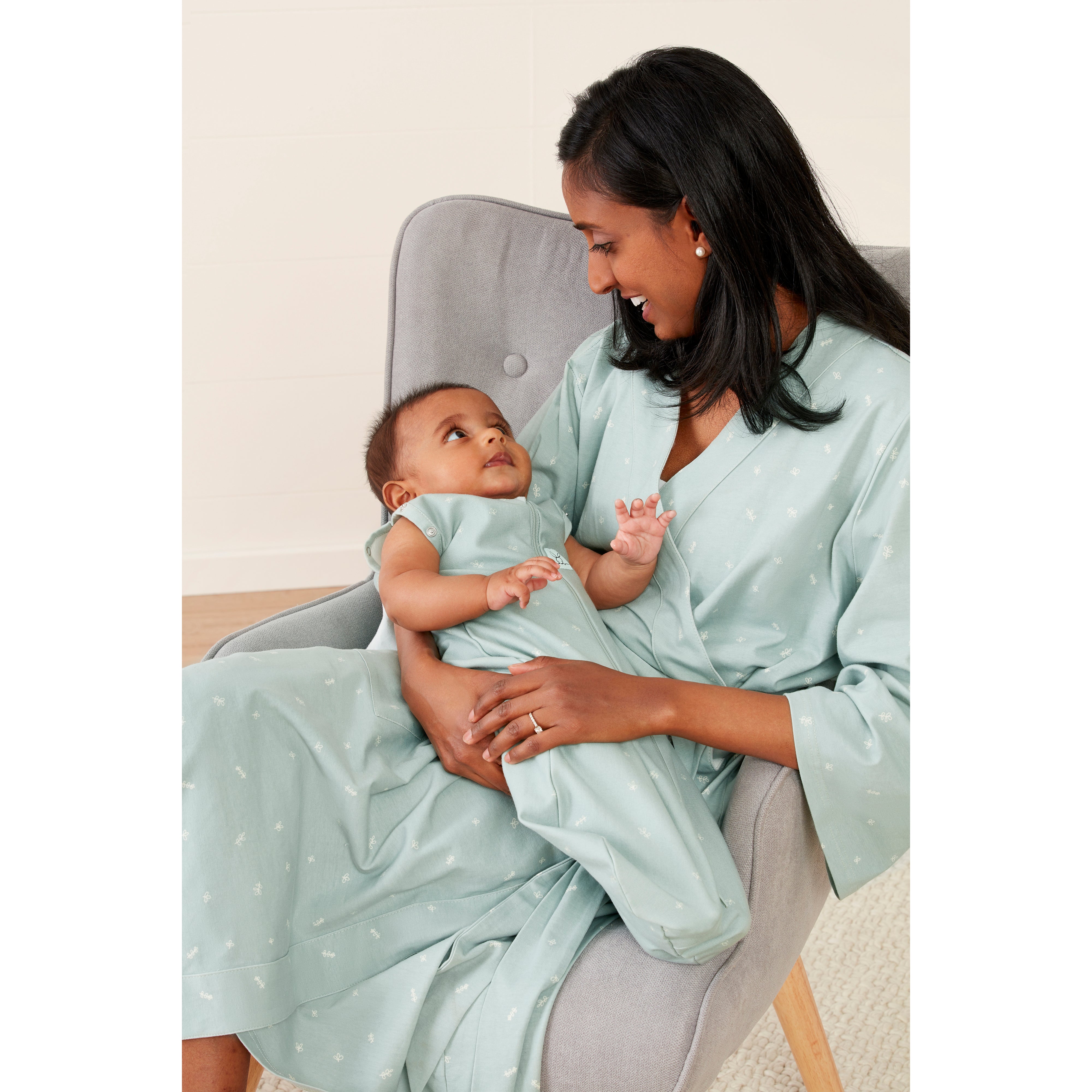 ergopouch-cocoon-swaddle-bag-1-0-tog-sage-ergo-zepco-1-0t00-03msa20- (28)