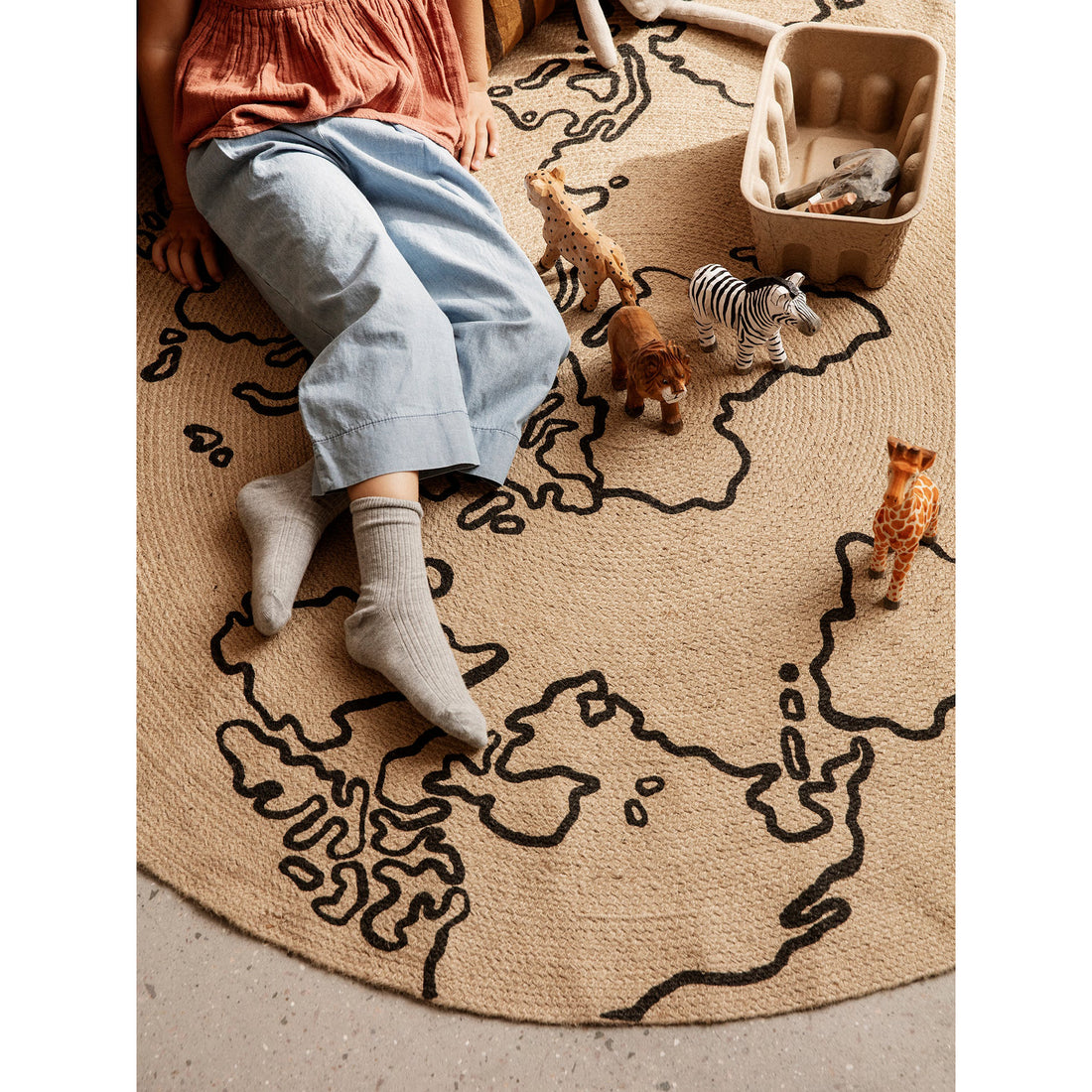 ferm-living-jute-carpet-world-large-ferm-1104263281- (2)
