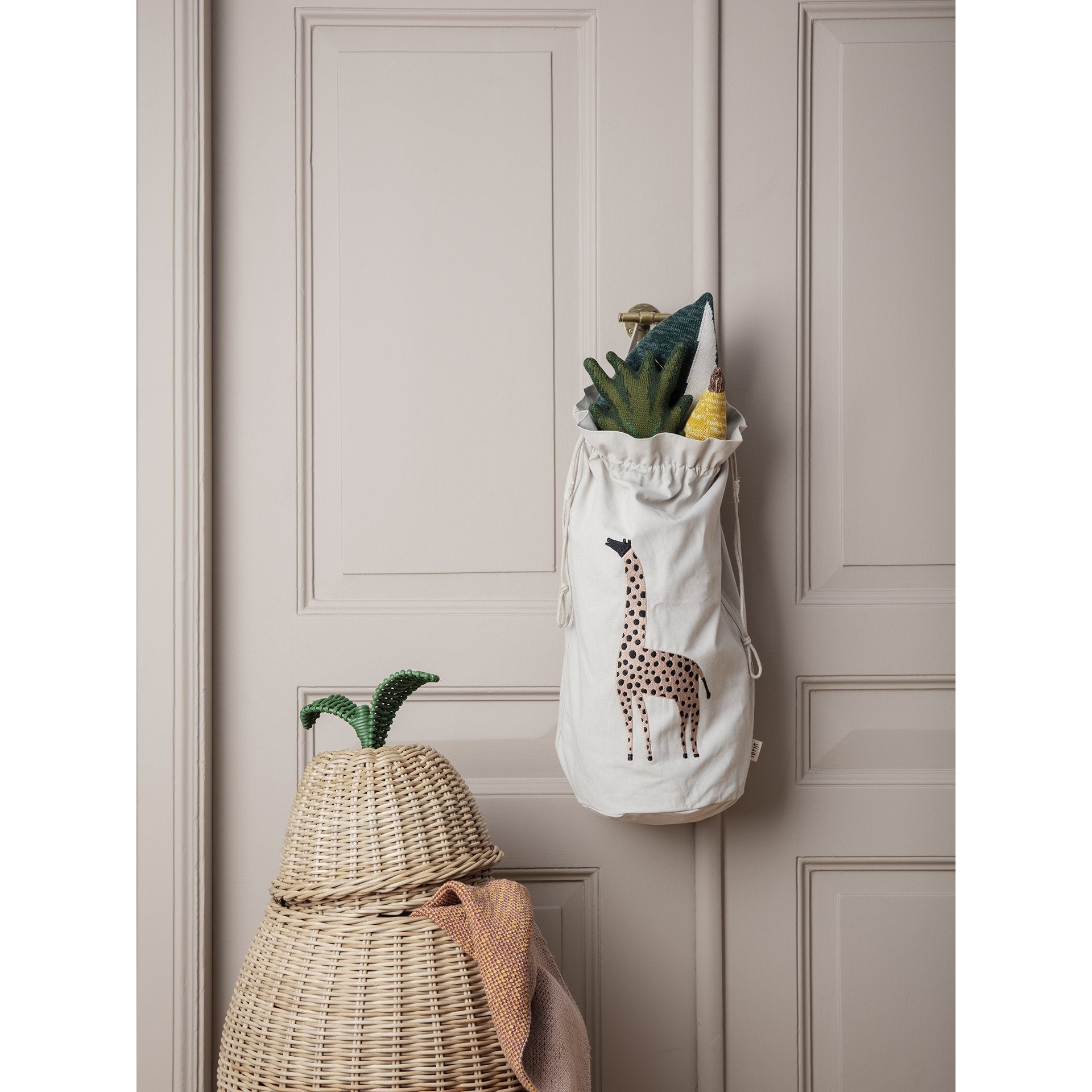 ferm-living-pear-braided-storage-small-natural-ferm-100173206- (3)