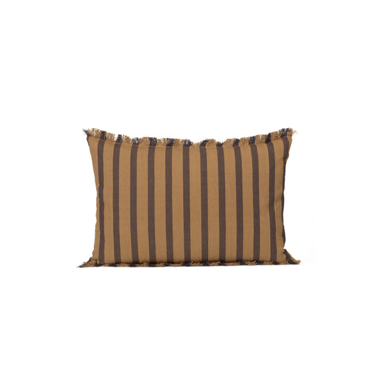 ferm-living-true-cushion-sugar-kelp-black-ferm-1102682836- (1)