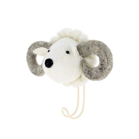 fiona-walker-england-big-singer-hook-ram- (3)