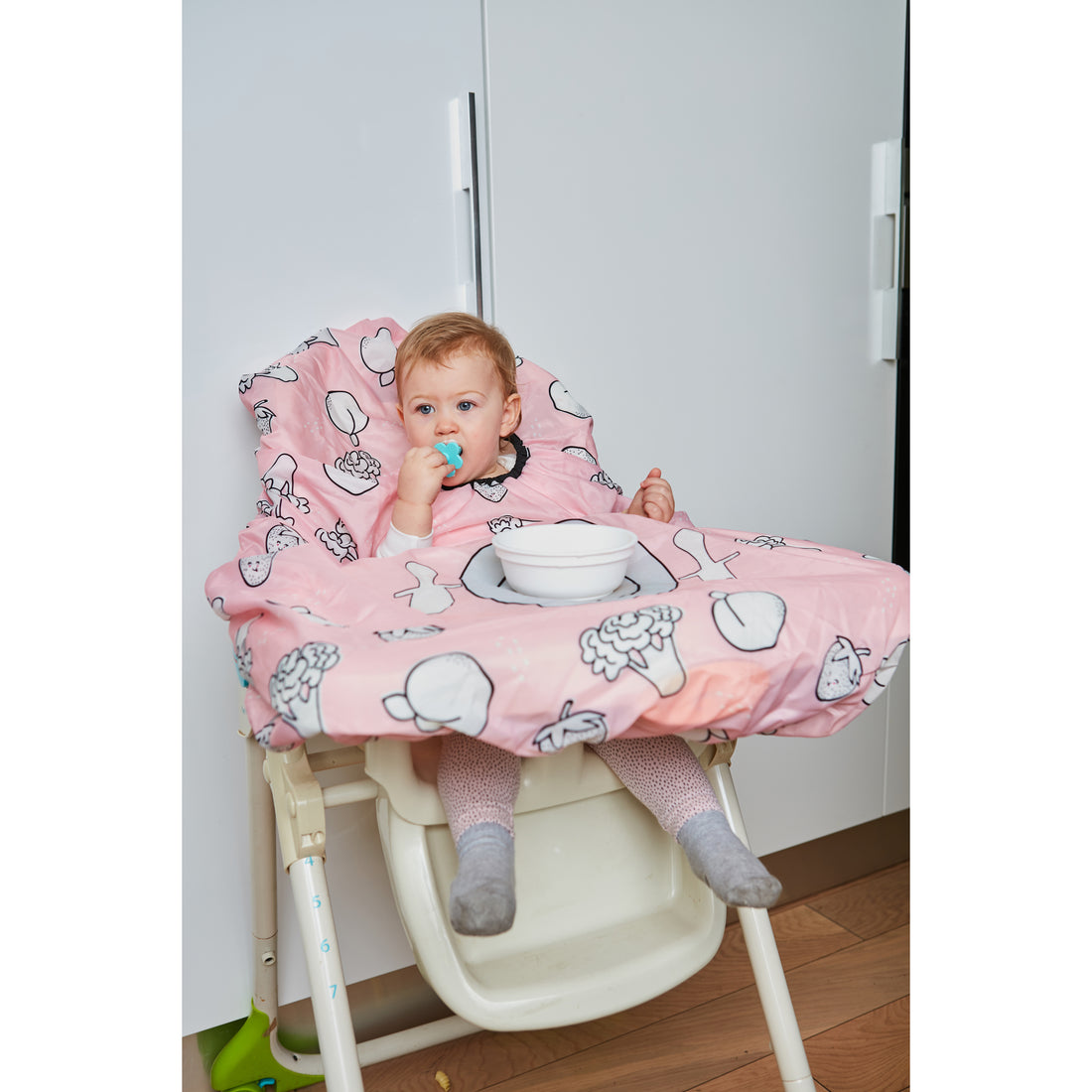 grabease-allover-bib-blush- (18)
