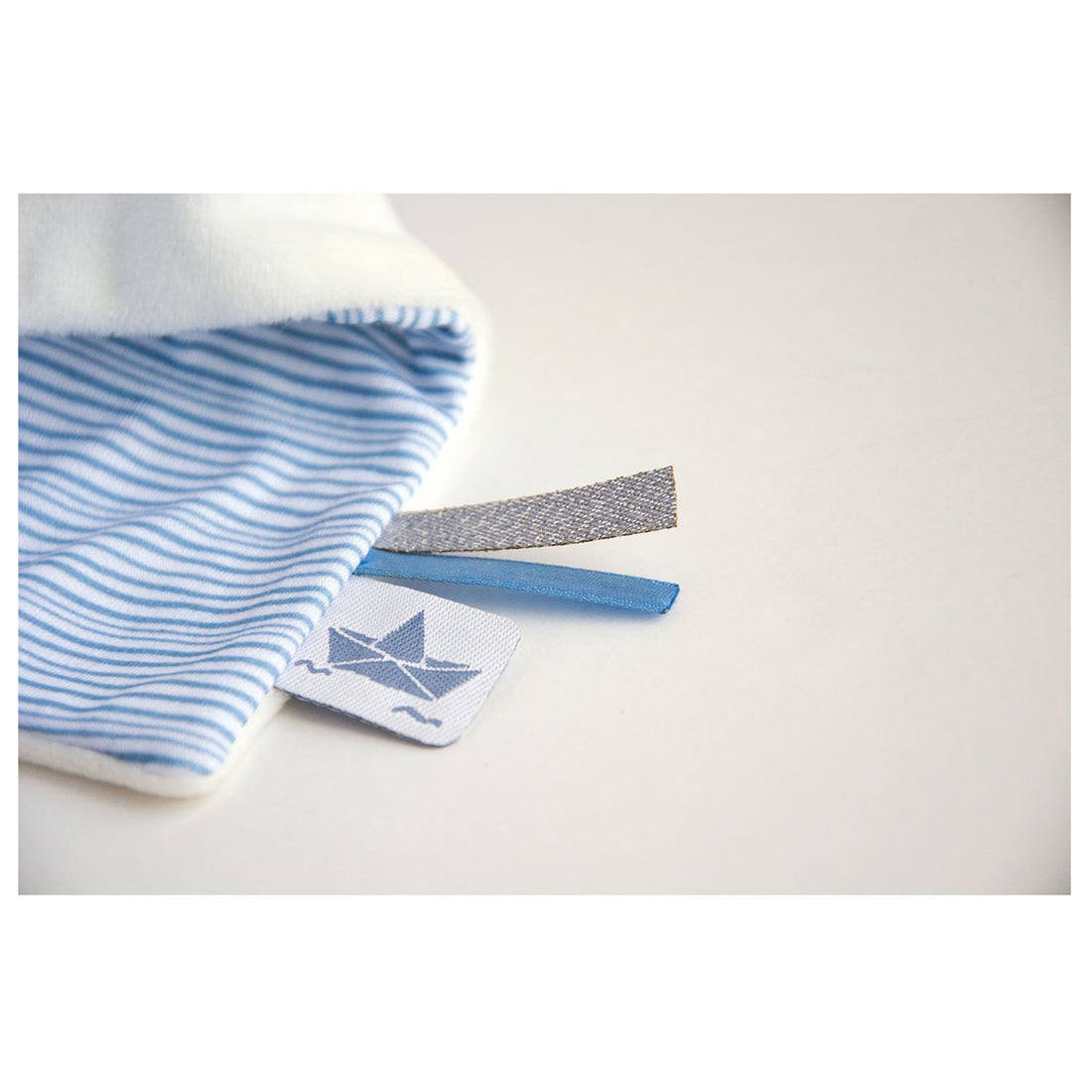 histoire-d-ours-sailor-rabbit-puppet-with-handkerchief- (6)