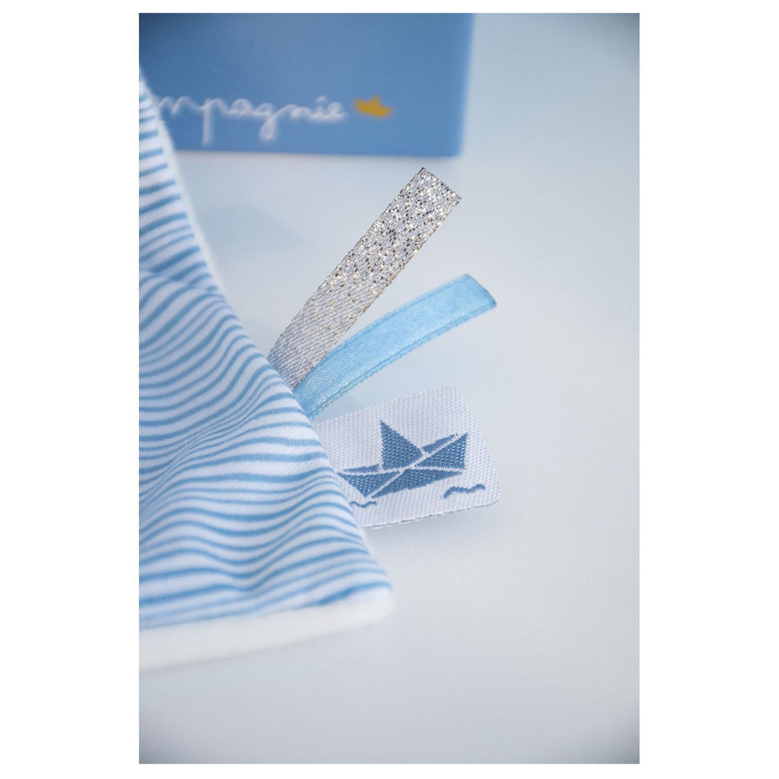 histoire-d-ours-sailor-rabbit-puppet-with-handkerchief- (5)