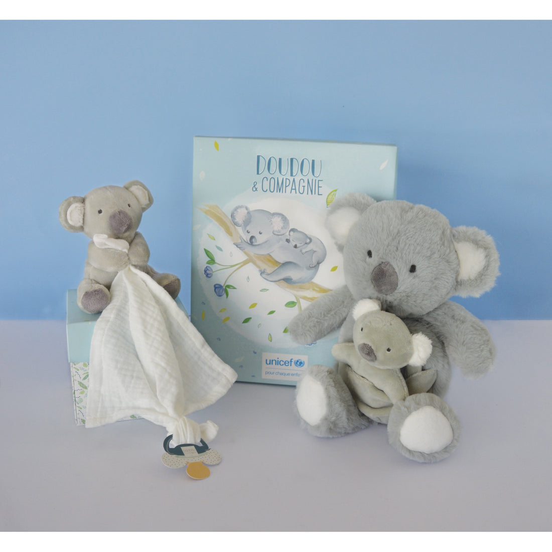 histoire-dours-unicef-doll-with-doudou-pacifier-koala- (4)