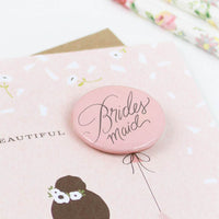 inklings-paperie-bride-to-be-button-brunette-single-card- (2)