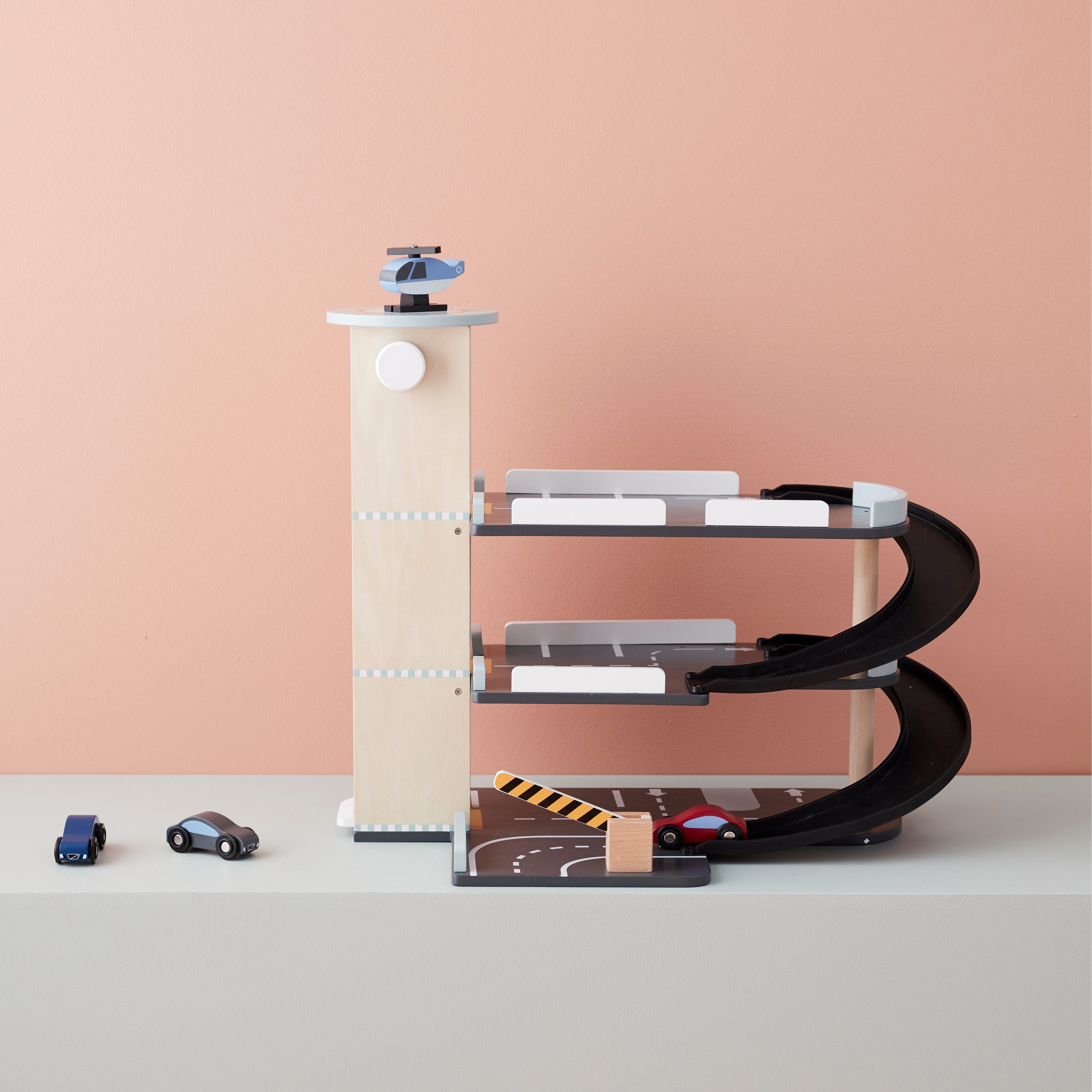 kids-concept-car-park-aiden-wooden-garage-play-set-kidc-1000308- (4)