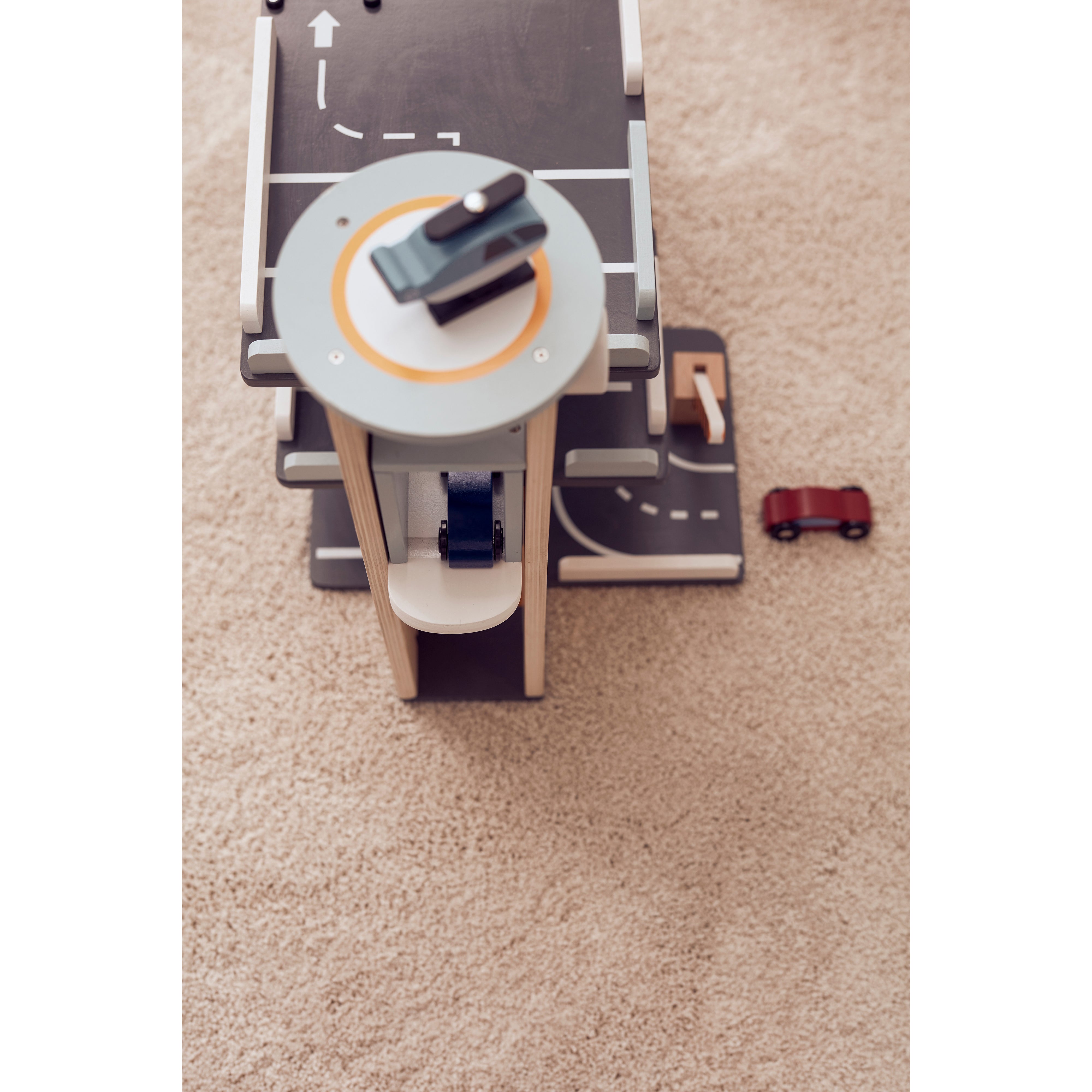 kids-concept-car-park-aiden-wooden-garage-play-set-kidc-1000308- (5)