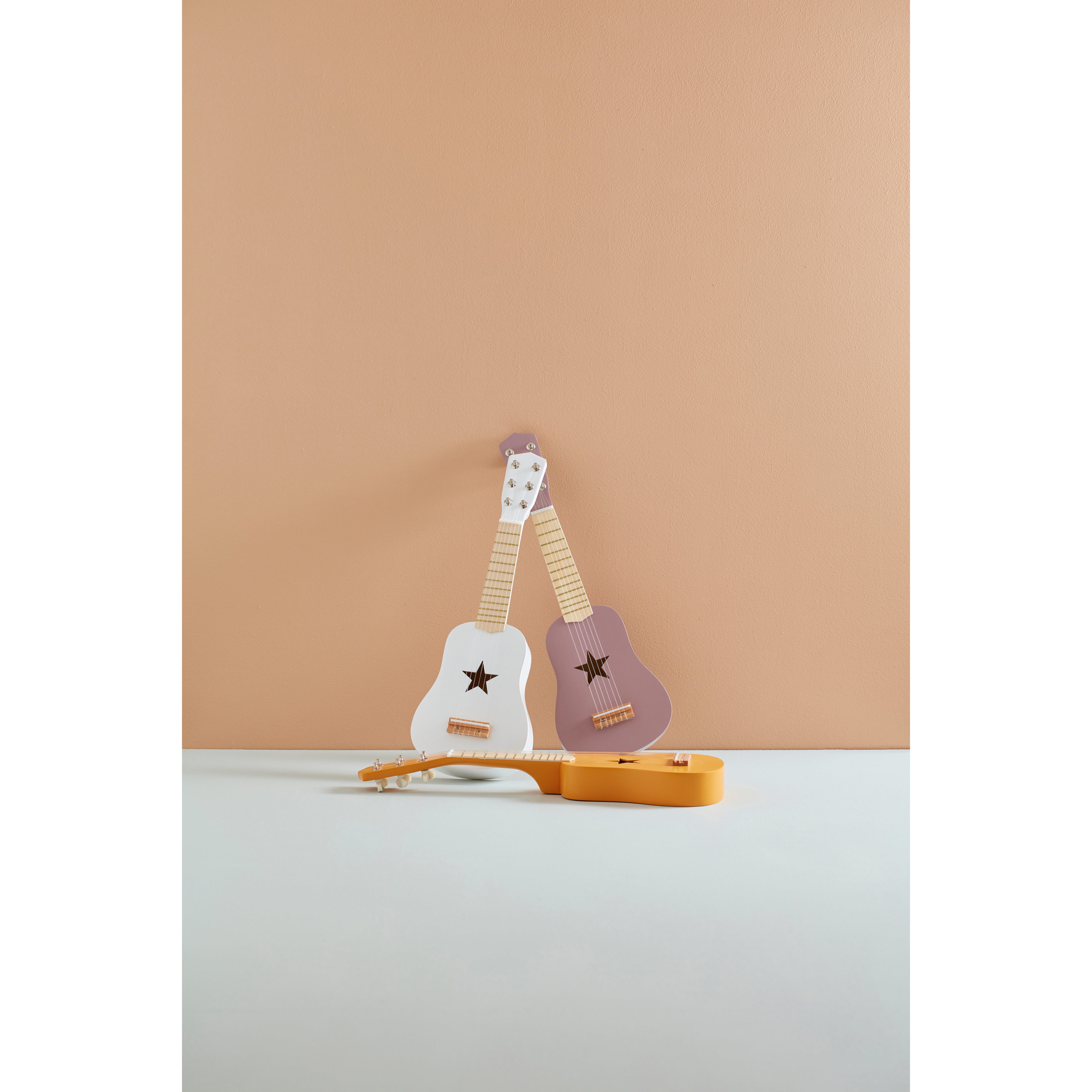 kids-concept-guitar-lilac-kidc-1000520- (5)