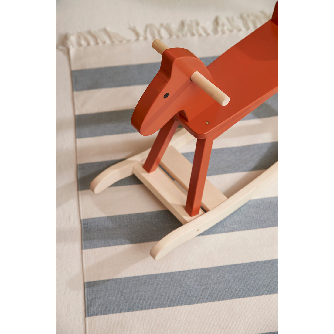 kids-concept-rocking-horse-orange-red-carl-larsson-kidc-1000747- (7)