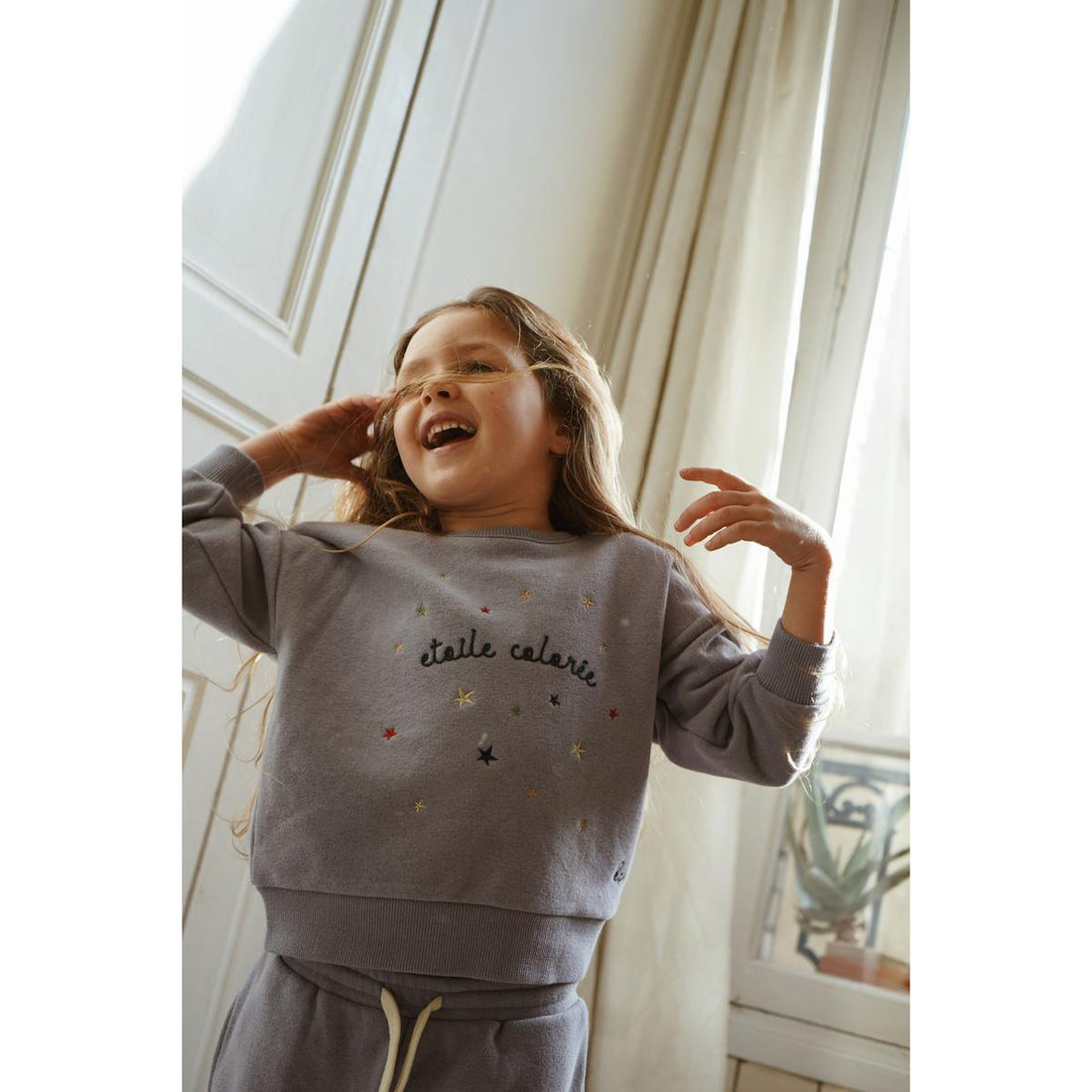 konges-sløjd-lou-sweatshirt-quicksilver-kong-w22ks4260-qs-2y- (3)