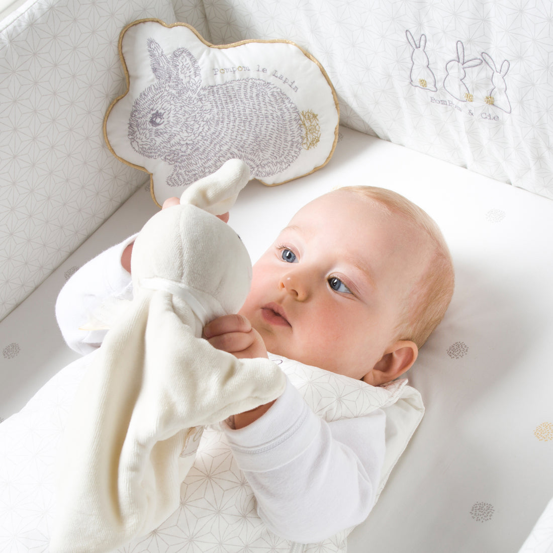 little-crevette-cushion-with-embroidery-pompom- (3)