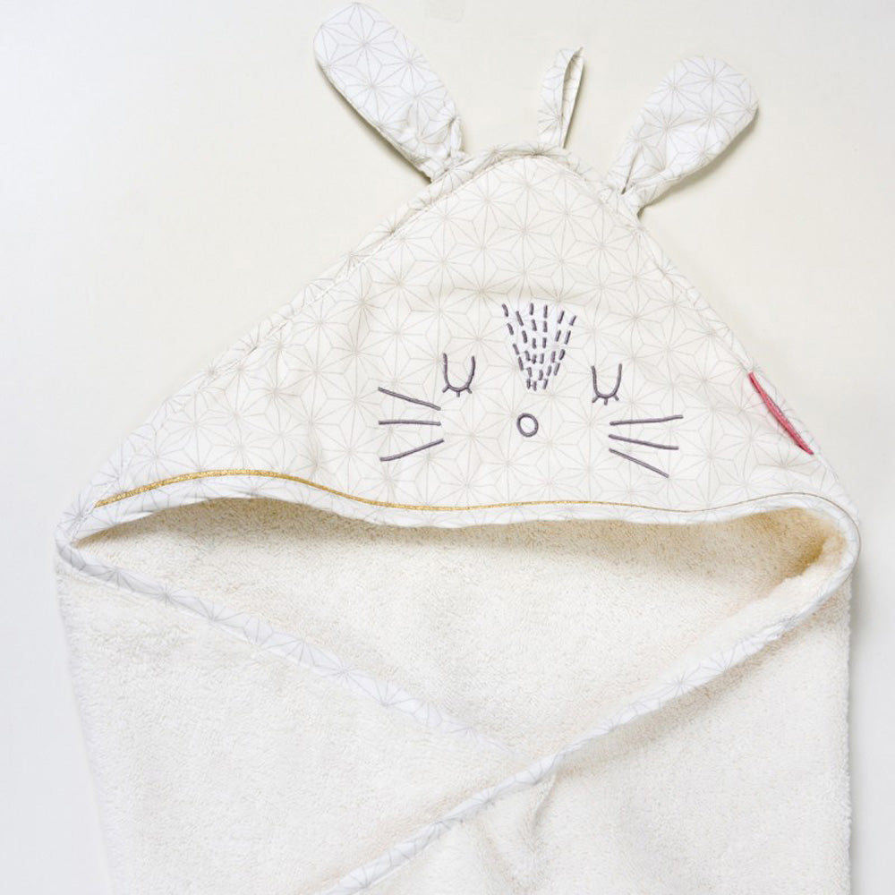 little-crevette-hooded-towel-pompom- (3)