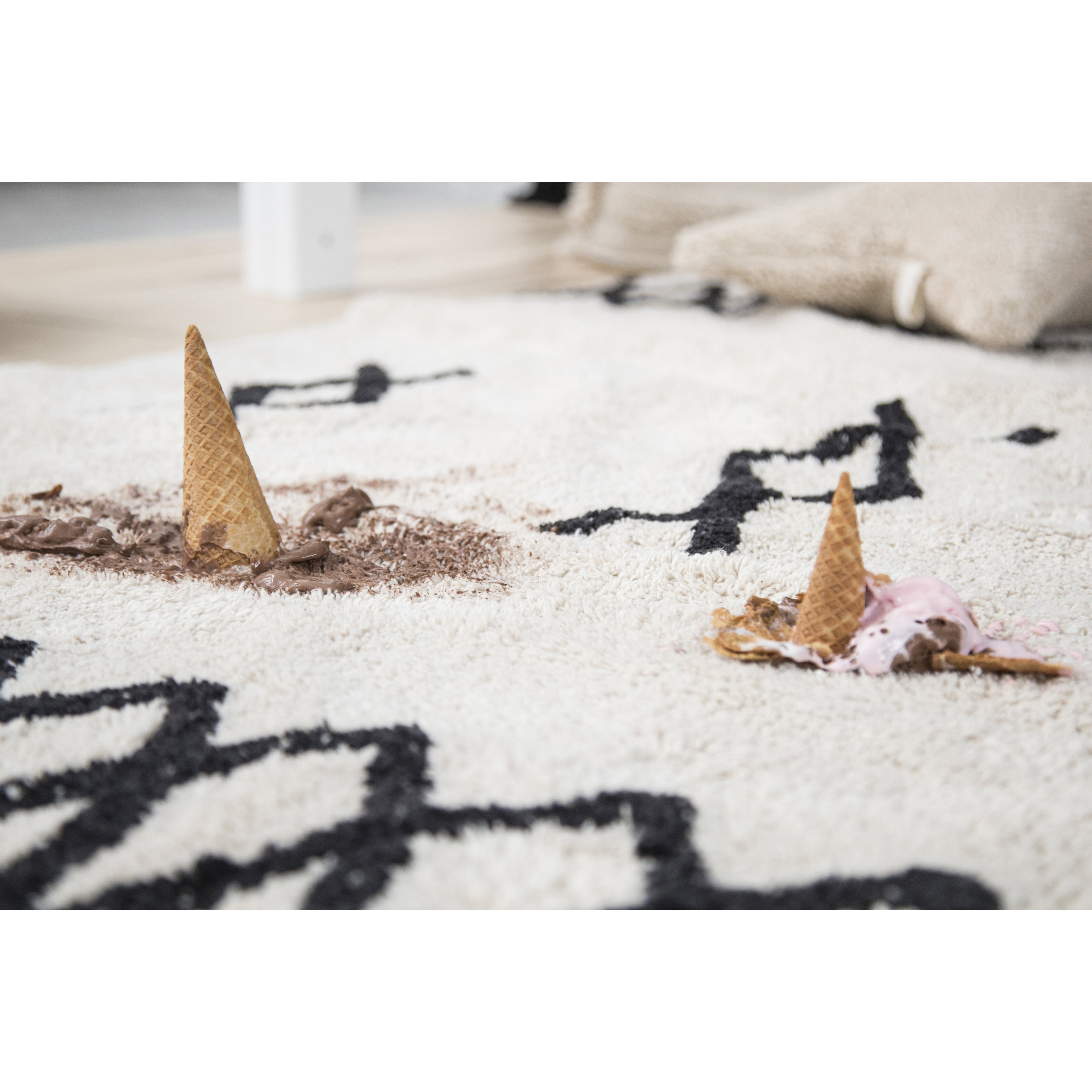 lorena-canals-back-to-basics-atlas-natural-black-machine-washable-rug- (12)