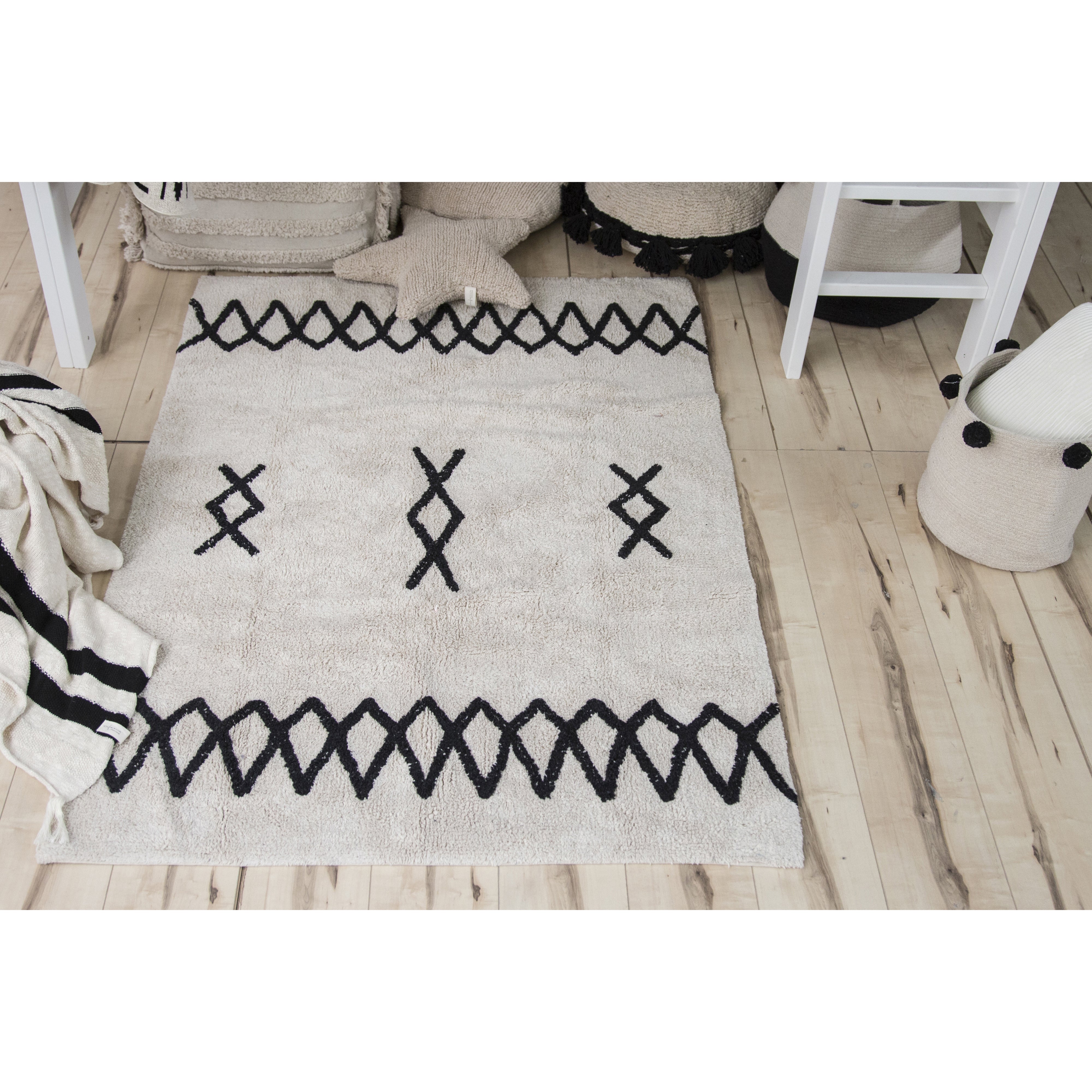 lorena-canals-back-to-basics-atlas-natural-black-machine-washable-rug- (8)