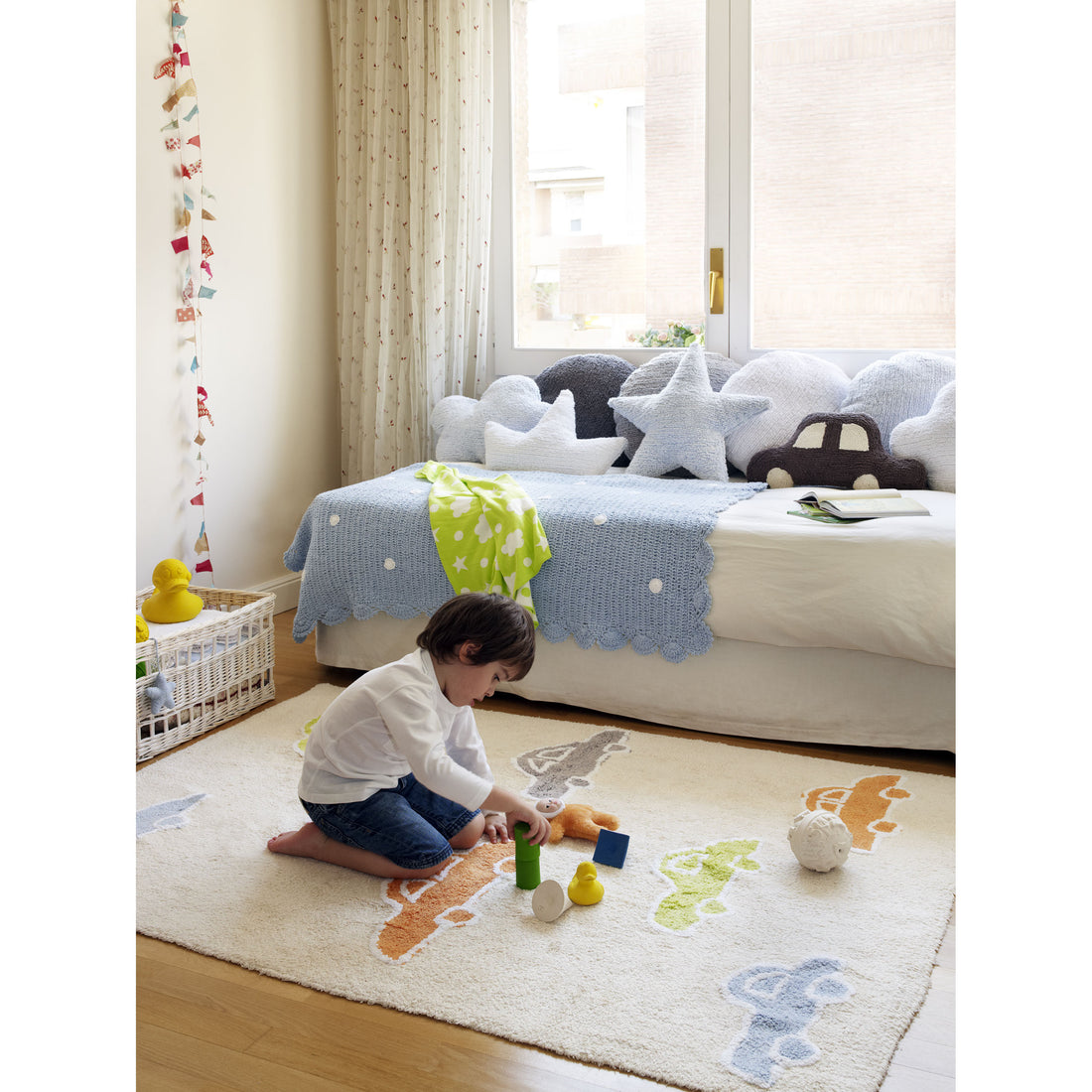 lorena-canals-boat-white-machine-washable-cushion- (6)
